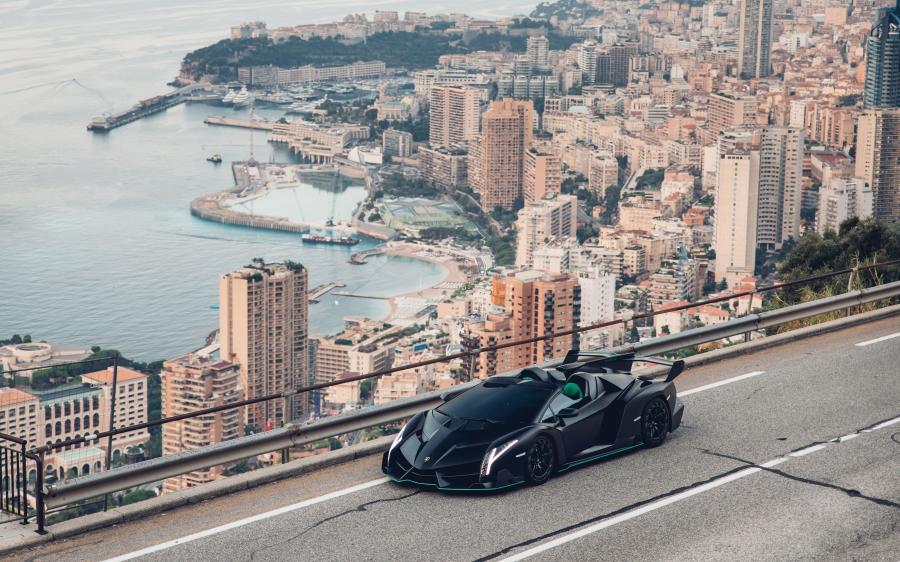  Lamborghini Veneno Roadster (2/9) 2015 года  (фото 7 из 18)